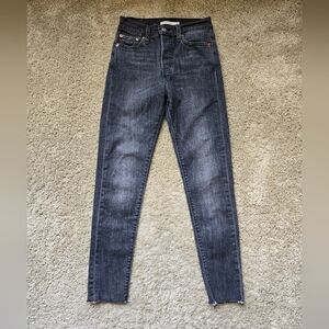 Levis wedgie skinny jeans gray raw hem womens 25